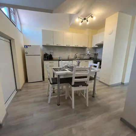 Happy Lazur Apartament *