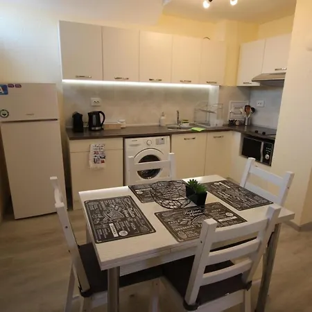 Happy Lazur Apartman *