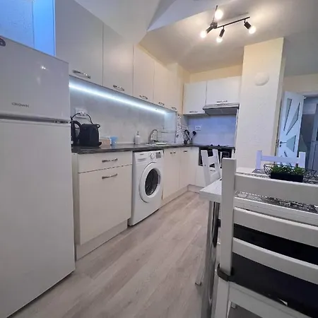 Happy Lazur Apartman