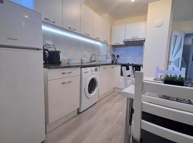 Happy Lazur Apartment